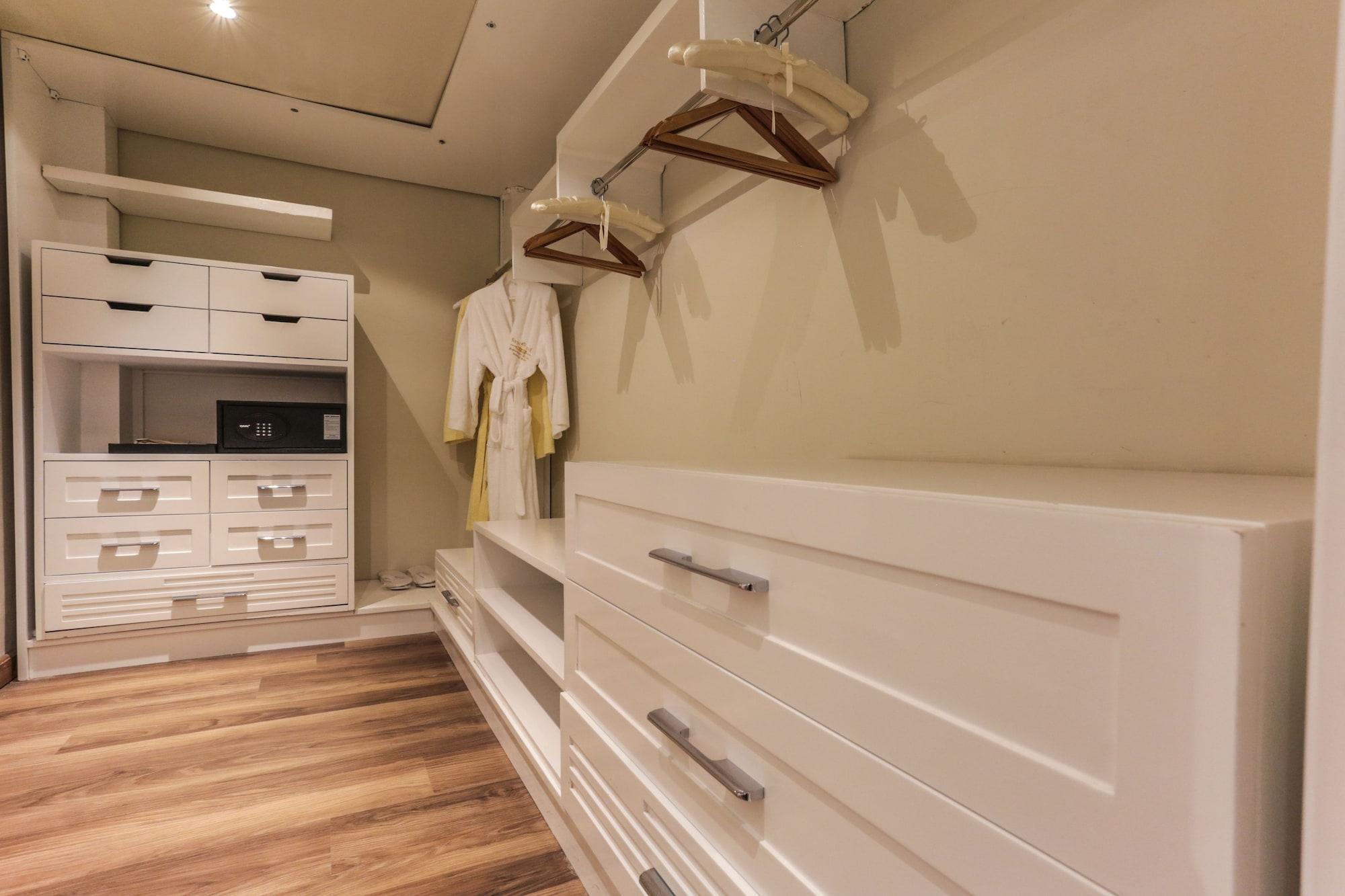 שארם א-שייח Sunrise Montemare Resort -Grand Select (Adults Only) מראה חיצוני תמונה A walk-in closet